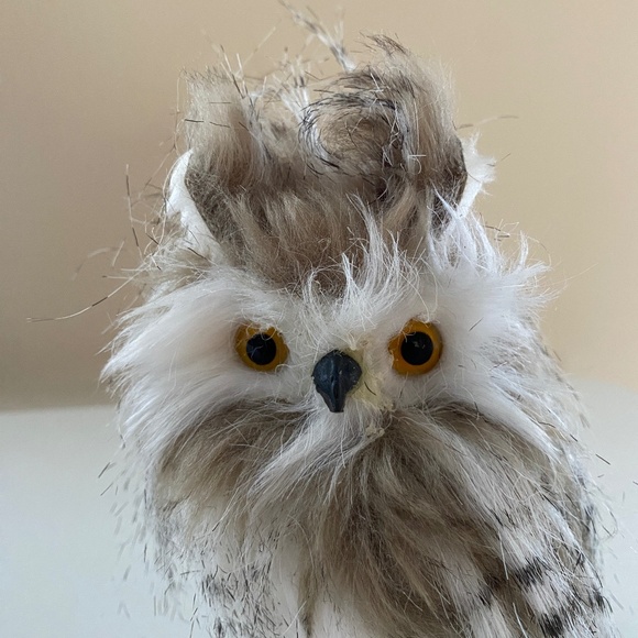 Set of 2 Feathered Snowy Zebra Owls - Picture 4 of 9